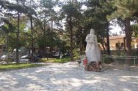 Паметник на Вела Пеева