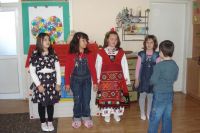 Децата от ДЦДМУ получиха мартенички