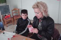 Невена Кавръкова с деца от дневния център