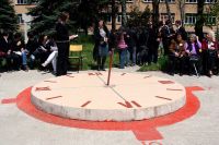 Слънчевият часовник в ПГИТ